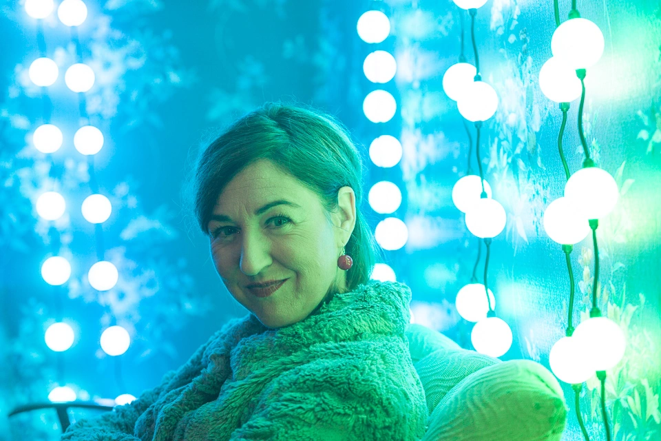 film stills - herztechnik - pushing buttons